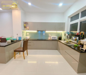 TỦ BẾP NHỰA PICOMAT PHỦ ACRYLIC TBA011