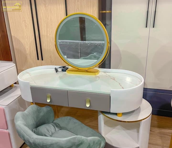 BÀN NHỰA TRANG ĐIỂM TD004